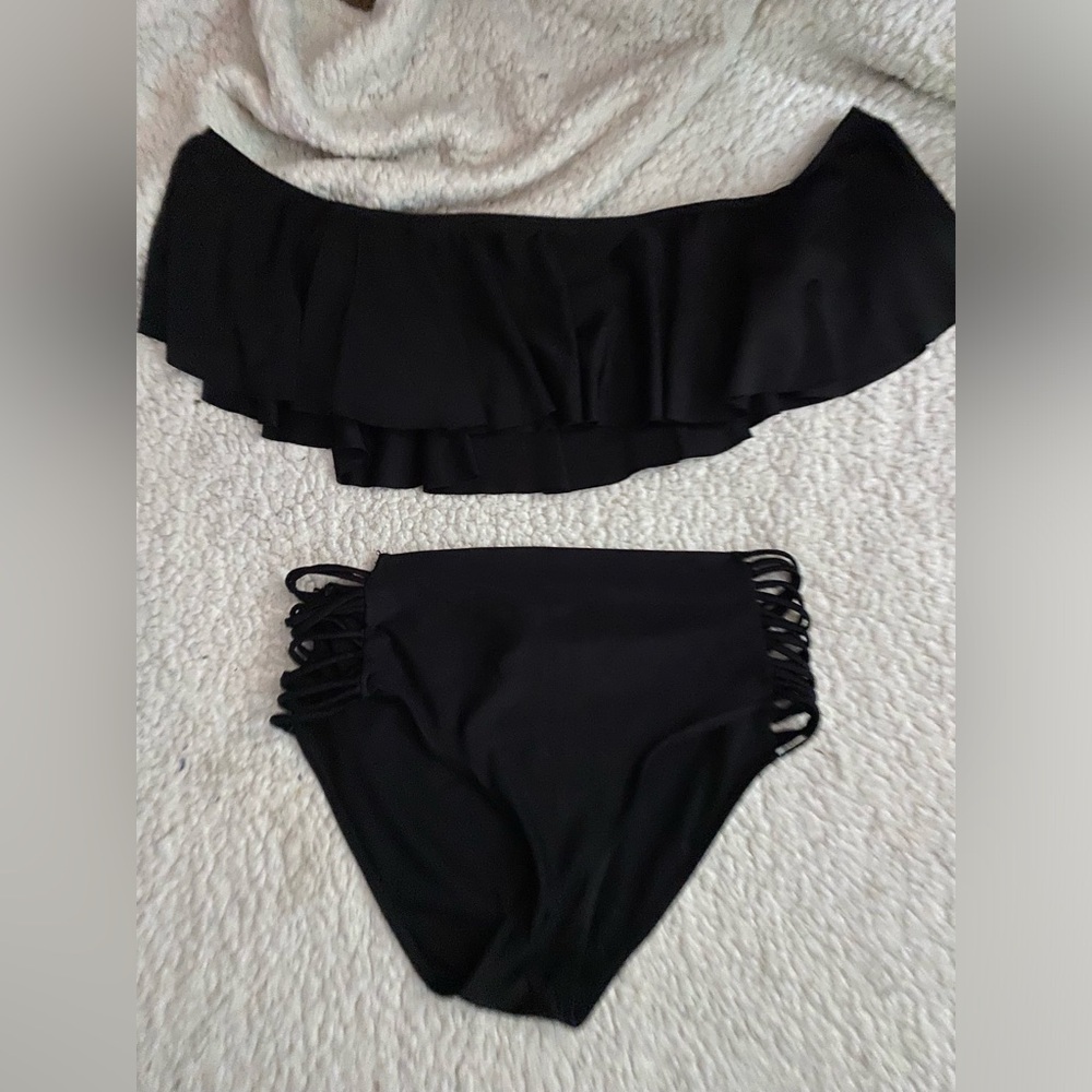 Black off the shoulder swim suit size large